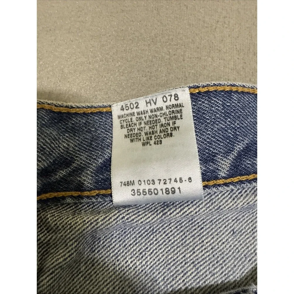 Levis these jorts